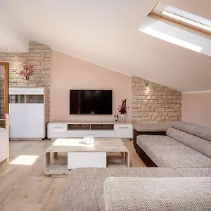 Oliva & Hedera Viridi Apartment Kaštelir